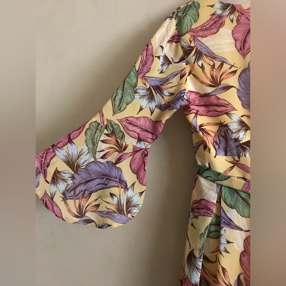 Gorgeous Floral Wrap Romper with Sash NWOT - Picture 3 of 7